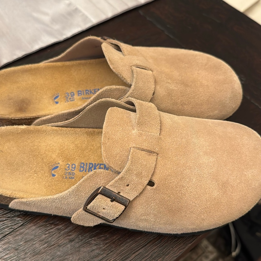 Birkenstock Boston Clog Taupe women’s size 8-8.5 
Euro 39